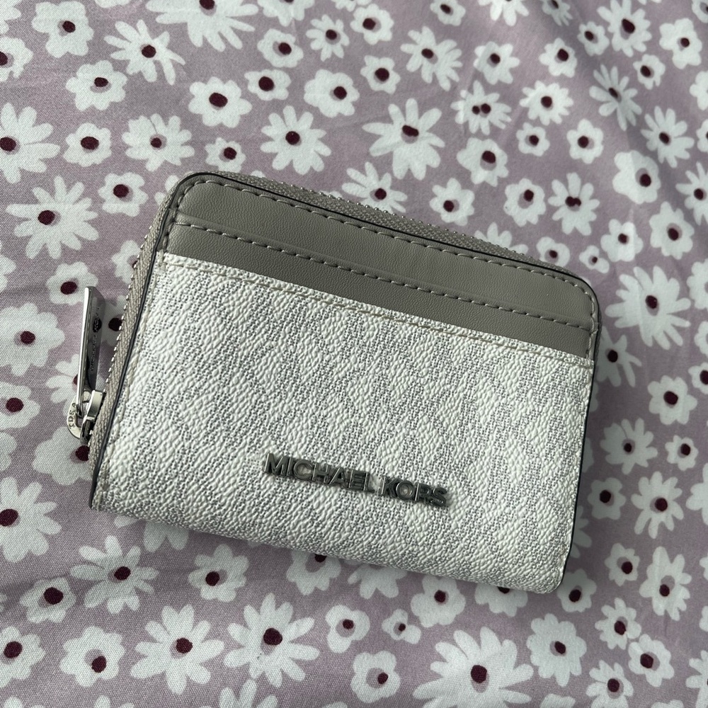 Michael Kors Medium Zip Around Wallet